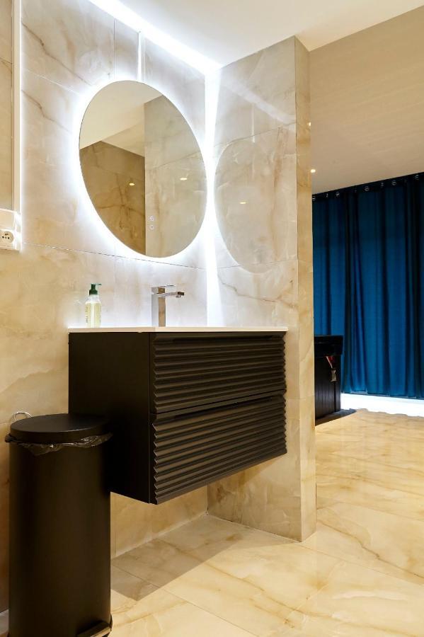 Golden Junior - Jacuzzi Apartment Rouen Ngoại thất bức ảnh